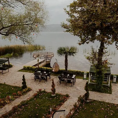 Orman Evi Sapanca Kiyi Bungalov&cafe Sakarya (Marmara)