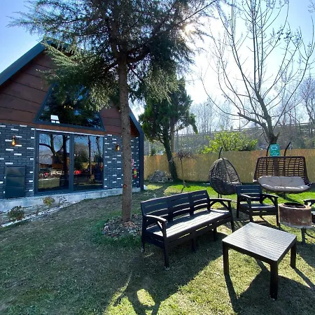 Sapanca Kiyi Bungalov&cafe Lodge *