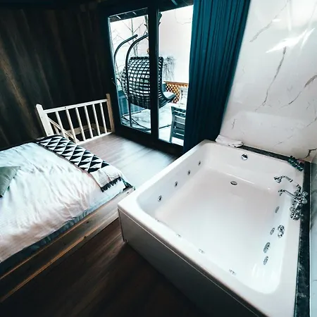 Sapanca Kiyi Bungalov&cafe Lodge