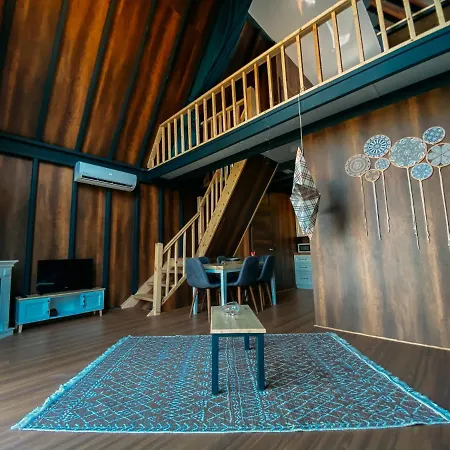 Orman Evi Sapanca Kiyi Bungalov&cafe Sakarya (Marmara)